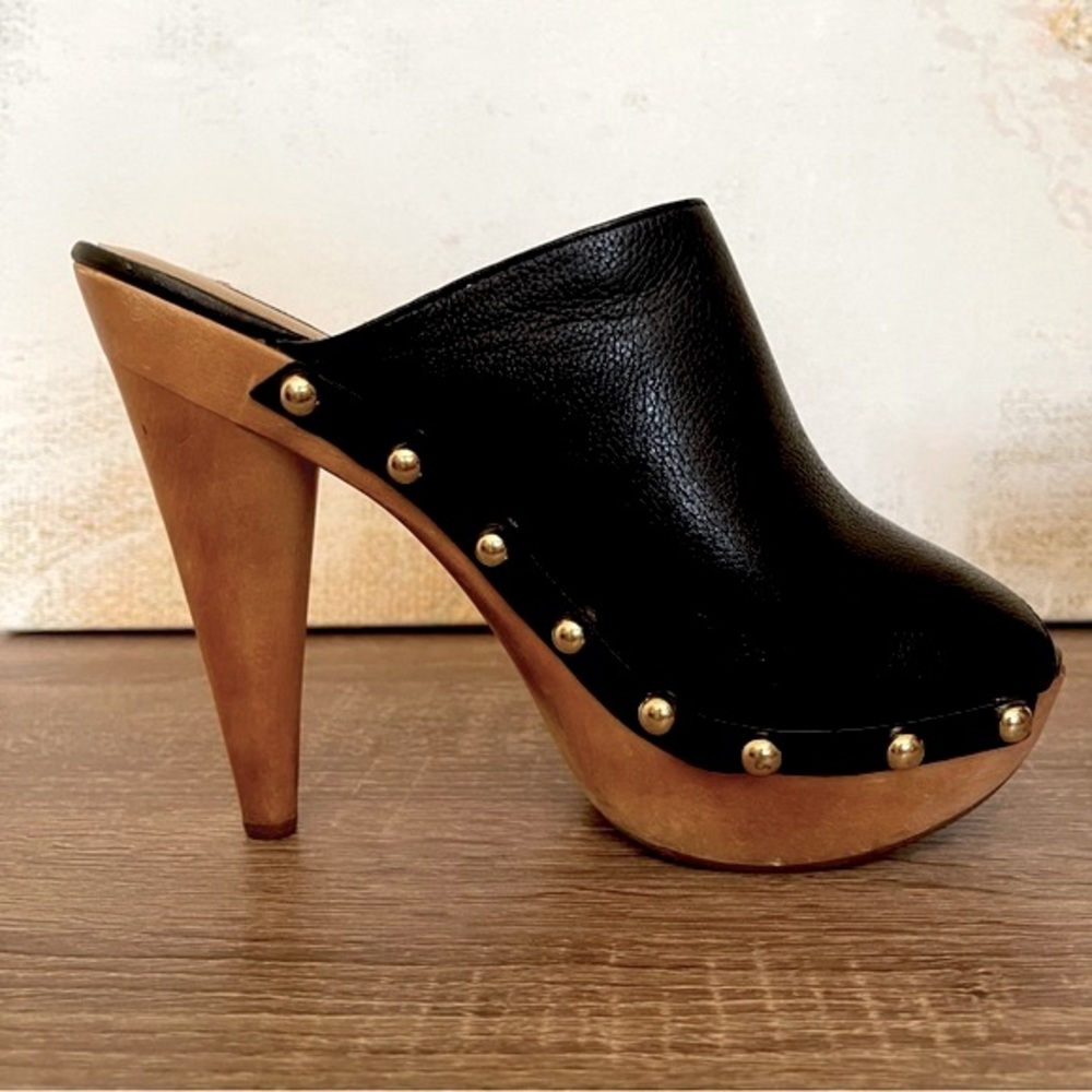Steve Madden Black Leather Gold Studded Wooden Heeled Platform Mules